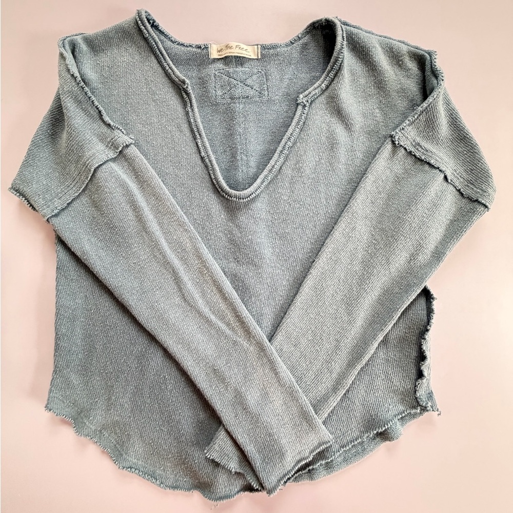 We The Free Washed Slate Blue Cropped Raw-Edge V-Neck Knit Top